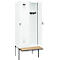 Kleiderspind C+P Evolo Plus, 2 Abteile à 400 mm Breite, schwebende Sitzbank, B 800 x T 815 x H 2120 mm, Drehriegel, verkehrsweiß/verkehrsweiß