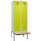 Kleiderspind C+P Evolo Plus, 2 Abteile à 400 mm Breite, schwebende Sitzbank, B 800 x T 815 x H 2120 mm, Zylinder, lichtgrau/clowngrün