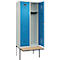 Kleiderspind C+P Evolo Plus, 2 Abteile à 400 mm Breite, schwebende Sitzbank, B 800 x T 815 x H 2120 mm, Zylinder, lichtgrau/lichtblau