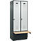 Kleiderspind C+P Evolo Plus, 2 Abteile à 400 mm Breite, Sockel, schwebende Sitzbank, B 800 x T 815 x H 1950 mm, Drehriegel, anthrazitgrau/lichtgrau