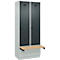 Kleiderspind C+P Evolo Plus, 2 Abteile à 400 mm Breite, Sockel, schwebende Sitzbank, B 800 x T 815 x H 1950 mm, Drehriegel, lichtgrau/anthrazitgrau