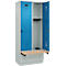 Kleiderspind C+P Evolo Plus, 2 Abteile à 400 mm Breite, Sockel, schwebende Sitzbank, B 800 x T 815 x H 1950 mm, Drehriegel, lichtgrau/lichtblau