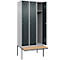 Kleiderspind C+P Evolo Plus, 3 Abteile à 300 mm Breite, schwebende Sitzbank, B 900 x T 815 x H 2120 mm, Zylinder, weißaluminium/anthrazit