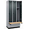 Kleiderspind C+P Evolo Plus, 3 Abteile à 300 mm Breite, Sockel, schwebende Sitzbank, B 900 x T 815 x H 1950 mm, Drehriegel, weißaluminium/anthrazitgrau