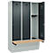 Kleiderspind C+P Evolo Plus, 3 Abteile à 400 mm Breite, Sockel, schwebende Sitzbank, B 1200 x T 815 x H 1950 mm, Zylinder, lichtgrau/anthrazitgrau