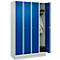 Kleiderspind C+P Evolo Plus, 4 Abteile, 300 mm Abteilbreite, mit Sockel, Anschlag rechts, B 1200 x T 500 x H 1950 mm, Zylinder, lichtgrau/enzianblau