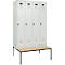 Kleiderspind C+P Evolo Plus, 4 Abteile, 300 mm Abteilbreite, mit untergebauter Sitzbank, B 1200 x T 815 x H 2120 mm, Drehriegel, lichtgrau/lichtgrau