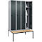 Kleiderspind C+P Evolo Plus, 4 Abteile, 300 mm Abteilbreite, mit untergebauter Sitzbank, B 1200 x T 815 x H 2120 mm, Drehriegel, weißaluminium/anthrazitgrau