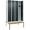 Kleiderspind C+P Evolo Plus, 4 Abteile, 300 mm Abteilbreite, mit untergebauter Sitzbank, B 1200 x T 815 x H 2120 mm, Zylinder, lichtgrau/anthrazitgrau