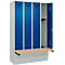 Kleiderspind C+P Evolo Plus, 4 Abteile à 300 mm Breite, Sockel, schwebende Sitzbank, B 1200 x T 815 x H 1950 mm, Zylinder, lichtgrau/enzianblau