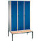 Kleiderspind Evolo S 3000, untergebaute Sitzbank, 3 Abteile, Stahl, Sicherheitsdrehriegelverschluss, weißaluminium/enzianblau
