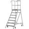 Aluminium-Stehleiter mit Plattform, Geländer und Rollen, freistehend.