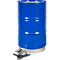 Baril métallique bleu, balance grise, câble noir. Couvercle jaune. Design industriel.