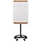 Wit flip-over op wielen, met bruine accenten op de houder en plank. Zwarte voet en wielen.