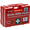 Roter Erste-Hilfe-Koffer mit weißem Kreuz, Aufschrift 'Erste Hilfe Cardio' und QR-Code vor neutralem Hintergrund.