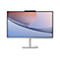 Lenovo Computermonitor in Silber vor weißem Hintergrund mit Webcam am oberen Rand.