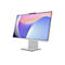 Ein weißer All-in-One-PC von Lenovo, leicht von unten betrachtet. Der Bildschirm zeigt ein abstraktes Design mit Farbverläufen. Der Fuß ist kantig.