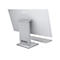 Ein grauer Lenovo All-in-One-Computer von hinten gesehen. Die Tastatur liegt davor. Das Lenovo Logo ist oben auf dem Bildschirm.
