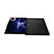 Schwarzer Laptop mit geöffnetem Display, zeigt ein Gewitter-Design. Tastatur und Touchpad sind sichtbar.