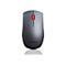 Souris Lenovo sans fil, grise avec molette rouge. Logo Lenovo en bas à droite.