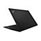 Schwarzes ThinkPad-Laptop, leicht geöffnet. 'ThinkPad' ist oben auf dem Deckel zu sehen.