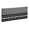 Nahaufnahme eines schwarzen Netzwerk-Switches mit nummerierten LAN-Anschlüssen vor weißem Hintergrund.