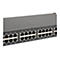 Schwarzer Netzwerk-Switch mit zahlreichen Ports, die nummeriert sind.