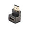 Adaptateur HDMI noir en forme de L, connecteur doré, fond blanc.