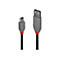 Zwei USB-Kabel, eines mit Mini-USB-Anschluss, eines mit USB-A-Anschluss. Beide Kabel haben graue Köpfe und rote Akzente, der Rest ist schwarz.