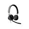 Casque noir avec microphone sur fond blanc.