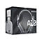 Hellgraues Gaming-Headset auf einer schwarzen Produktverpackung. Aufgedruckter Text: Astro A10.