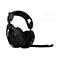 Schwarzes Gaming-Headset mit Mikrofon, Blick in SchrÃ¤gansicht, vor weissem Hintergrund.
