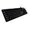Schwarze Gaming-Tastatur mit RGB-Beleuchtung auf weißem Hintergrund.