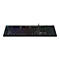 Schwarze Gaming-Tastatur mit mehrfarbiger Beleuchtung. Tastenbeschriftungen sind gut sichtbar. Logitech-Logo in der oberen linken Ecke.