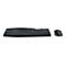 Clavier et souris Logitech noirs sur fond blanc.