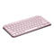 Hellrosa kabellose Tastatur mit weißen Tasten, das Logitech Logo ist deutlich zu sehen. Das Keyboard ist auf weißem Hintergrund abgebildet.