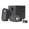Dunkelgraues Logitech-Lautsprechersystem, bestehend aus zwei Satelliten, einem Subwoofer und einer Fernbedienung, vor weißem Hintergrund.