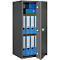Open kluis met blauwe ordners en containers.