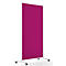Mobiele scheidingswand met magenta stoffen bekleding in een wit frame op wielen.