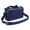 Blaue magnetoplan Tasche, offen mit Inhalt und geschlossen mit Schultergurt, ausgezeichnet mit Designpreisen.