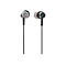 Schwarze In-Ear-Kopfhörer mit Kabel vor weißem Hintergrund.
