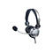 Schwarzes Headset mit silbernen Akzenten und schwenkbarem Mikrofon vor weißem Hintergrund.