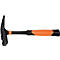Un marteau noir avec une poignée orange. La tête du marteau a un côté pointu et un côté plat pour frapper.
