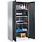 Open stalen kast met meerdere planken, gevuld met gereedschap, schoonmaakmiddelen en accessoires.