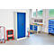 Blau metalen kast in een werkplaats. Gereedschap en blauwe lades op de achtergrond.