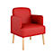 Fauteuil rouge avec pieds en bois clair. Les accoudoirs sont courts et arrondis.