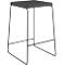 Tabouret de bar moderne avec assise rembourrée foncée et structure minimaliste en métal noir.