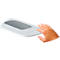 Witte microfoon, hand drukt op knop.