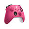 Ein pinkfarbener Xbox-Controller, in der Nahaufnahme vor weißem Hintergrund.