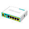 Weißer Router mit blauer und gelber Umrandung, Anschlüssen und Beschriftungen. Oben steht RouterBOARD.